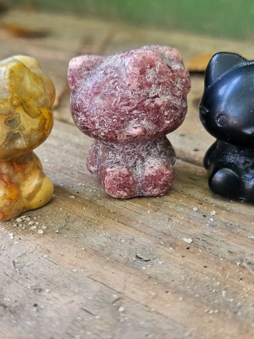 Kitty Carved Bundle